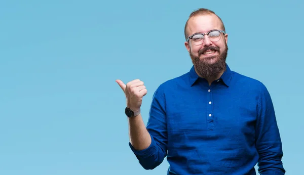 Jeune Homme Hipster Caucasien Portant Des Lunettes Sur Fond Isolé — Photo