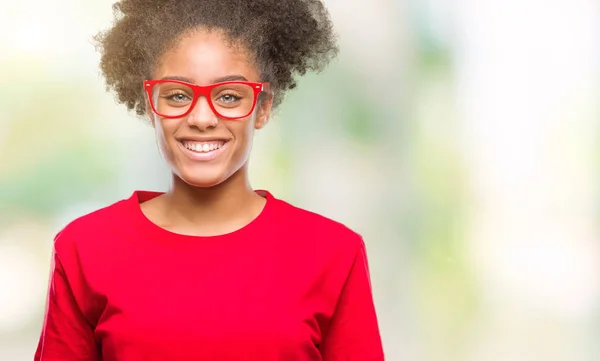 Mujer Afroamericana Joven Con Gafas Sobre Fondo Aislado Con Una — Foto de Stock