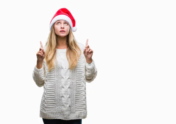 Νεαρή Όμορφη Ξανθιά Γυναίκα Που Φοράει Καπέλο Χριστουγέννων Πέρα Από — Φωτογραφία Αρχείου
