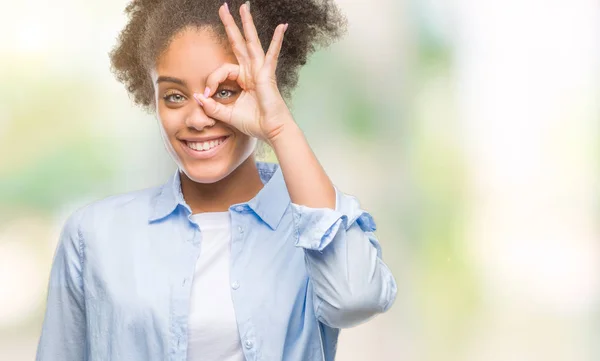 Unga Afro Amerikansk Kvinna Över Isolerade Bakgrund Gör Gest Med — Stockfoto