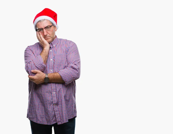 Hombre Mayor Guapo Con Sombrero Navidad Sobre Fondo Aislado Pensando — Foto de Stock