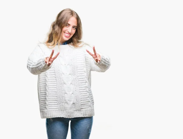 Bella Giovane Donna Bionda Che Indossa Maglione Invernale Sfondo Isolato — Foto Stock