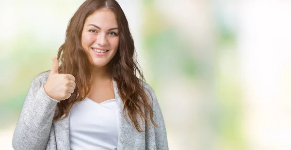 Mooie Grootte Jonge Vrouw Winter Jas Dragen Geïsoleerd Achtergrond Gelukkig — Stockfoto