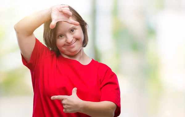 Mujer Adulta Joven Con Síndrome Sobre Fondo Aislado Sonriendo Haciendo — Foto de Stock