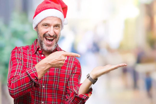 Homem Idoso Hoary Meia Idade Vestindo Chapéu Natal Sobre Fundo — Fotografia de Stock