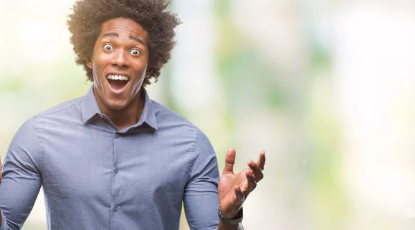 Afroamerikanischer Mann Mit Isoliertem Hintergrund Feiert Verrückt Und Erstaunt Über — Stockfoto