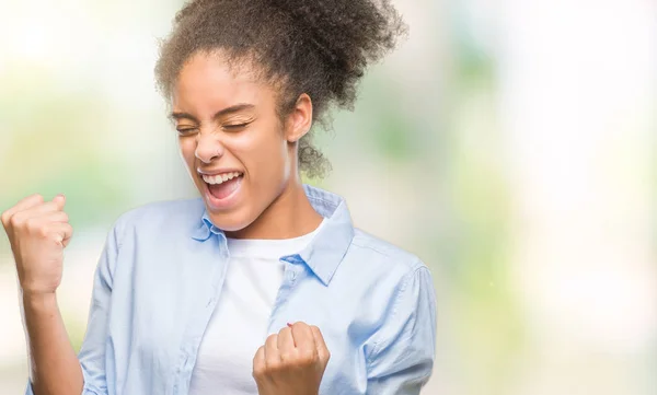Młody Afro American Kobieta Białym Tle Bardzo Szczęśliwy Podekscytowany Robi — Zdjęcie stockowe