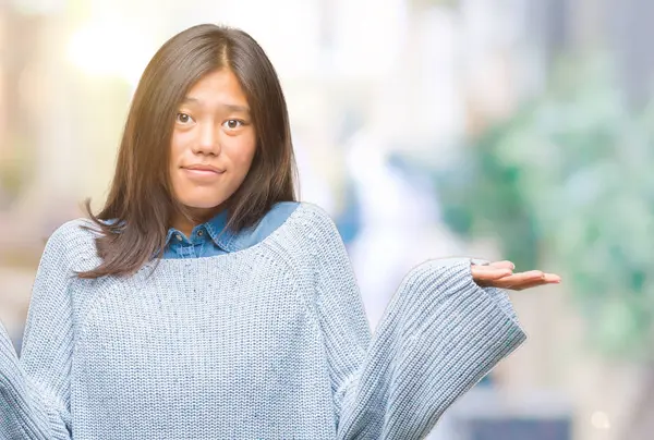 Jonge Aziatische Vrouw Geïsoleerde Achtergrond Wijzen Vingers Naar Camera Met — Stockfoto