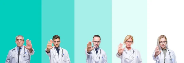 Koláž Skupiny Doktor Lidí Nosí Stetoskop Barevné Izolované Pozadí Dělá — Stock fotografie