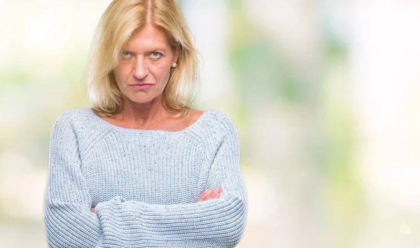 Blonde Frau Mittleren Alters Winterpullover Über Isoliertem Hintergrund Skeptisch Und — Stockfoto