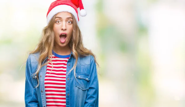 Hermosa Mujer Rubia Joven Con Sombrero Navidad Sobre Fondo Aislado — Foto de Stock