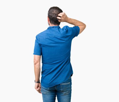 Yakışıklı orta yaş zarif komuta sizde izole arka plan geriye düşünme hakkında şüphe kafasına el ile üzerinden