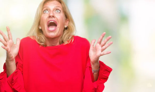 Blonde Vrouw Van Middelbare Leeftijd Geïsoleerde Achtergrond Gekke Gekke Schreeuwen — Stockfoto