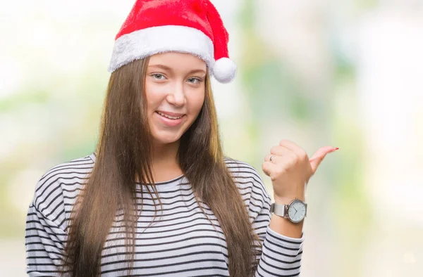 Mooie Kaukasische Jongedame Kerstmuts Dragen Geïsoleerde Achtergrond Glimlachend Met Blij — Stockfoto