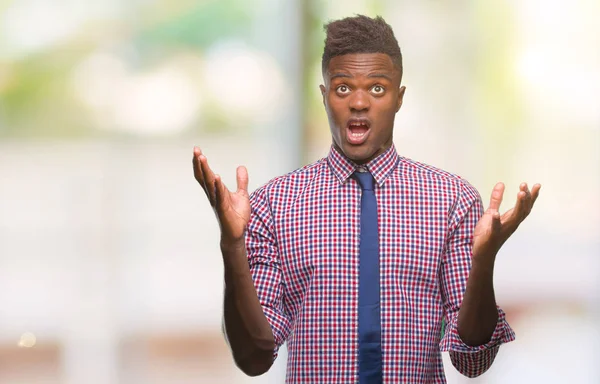 Молодий Афроамериканець Бізнесменом Над Ізольованих Фону Розуму Mad Кричав Кричав — стокове фото