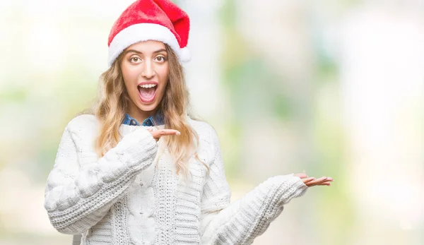 Hermosa Mujer Rubia Joven Con Sombrero Navidad Sobre Fondo Aislado — Foto de Stock