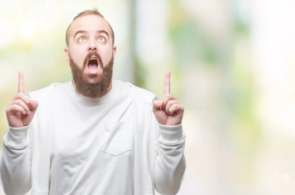 Junger Kaukasischer Hipster Mann Sportkleidung Vor Isoliertem Hintergrund Erstaunt Und — Stockfoto