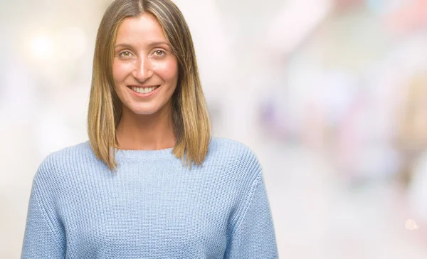 Jovem Mulher Bonita Vestindo Camisola Inverno Sobre Fundo Isolado Com — Fotografia de Stock