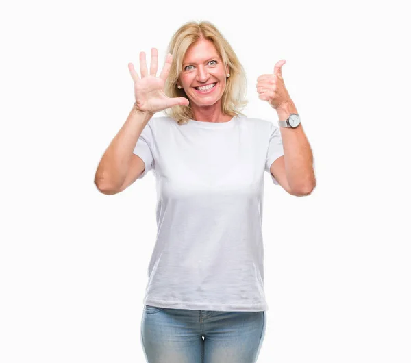 Blonde Vrouw Van Middelbare Leeftijd Geïsoleerde Achtergrond Weergeven Met Vingers — Stockfoto