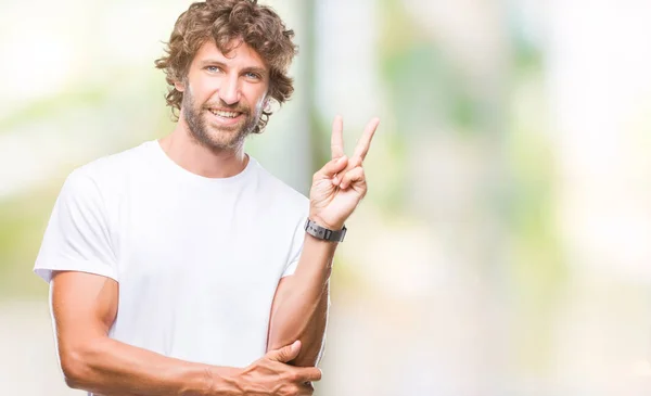Knappe Spaanse Model Man Geïsoleerde Achtergrond Glimlachend Met Blij Gezicht — Stockfoto