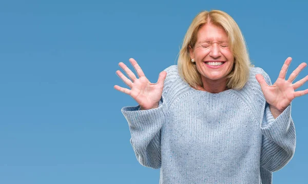 Donna Bionda Mezza Età Che Indossa Maglione Invernale Sfondo Isolato — Foto Stock