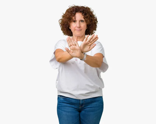 Schöne Seniorin Mittleren Alters Trägt Weißes Shirt Über Isoliertem Hintergrund — Stockfoto