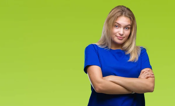 Giovane Donna Caucasica Sfondo Isolato Volto Felice Sorridente Con Braccia — Foto Stock