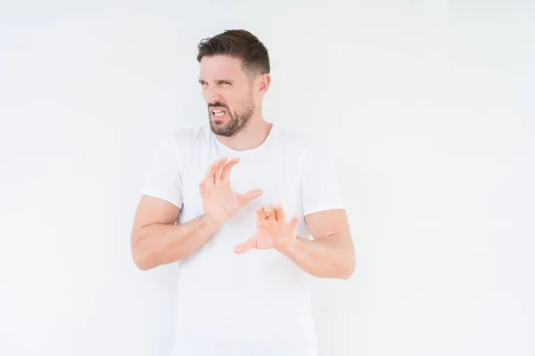 Homem Bonito Jovem Vestindo Casual Shirt Branca Sobre Fundo Isolado — Fotografia de Stock