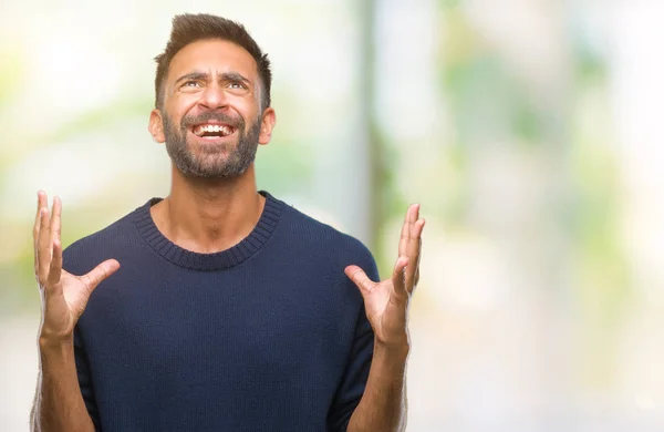 Hombre Hispano Adulto Sobre Fondo Aislado Loco Loco Gritando Gritando — Foto de Stock