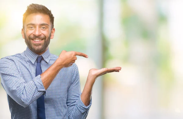 Hombre Negocios Hispano Adulto Sobre Fondo Aislado Asombrado Sonriendo Cámara — Foto de Stock