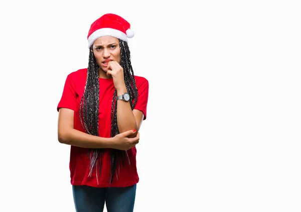 Giovane Capelli Intrecciati Ragazza Afroamericana Indossando Cappello Natale Sfondo Isolato — Foto Stock