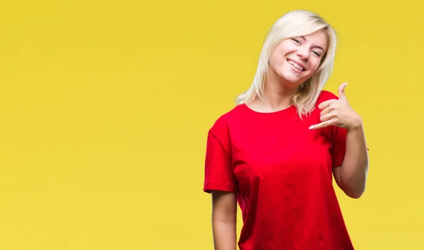 Młoda Piękna Kobieta Blonde Noszenie Shirt Czerwony Białym Tle Uśmiechający — Zdjęcie stockowe
