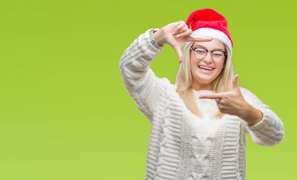 Giovane Donna Caucasica Indossa Cappello Natale Sfondo Isolato Sorridente Rendendo — Foto Stock