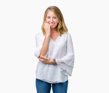 Güzel genç zarif kadın yüzünden stresli ve gergin ile izole arka plan tırnak ısırma dudaklarından eller. Anksiyete sorunu.