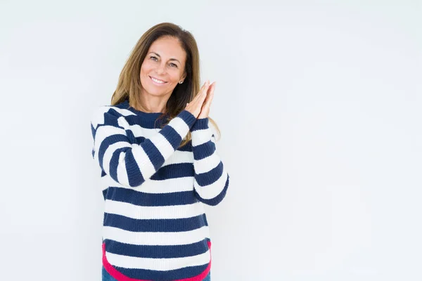 Krásný Středního Věku Žena Nosí Svetr Přes Izolované Pozadí Clapping — Stock fotografie