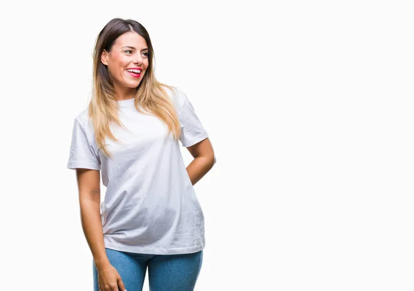Joven Hermosa Mujer Casual Camiseta Blanca Sobre Fondo Aislado Mirando —  Fotos de Stock