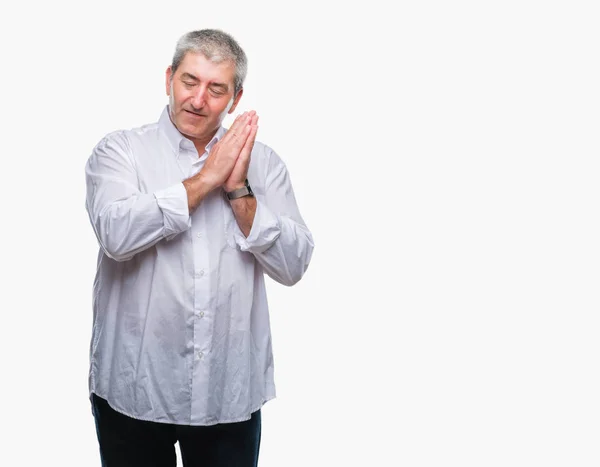 Hombre Mayor Guapo Sobre Fondo Aislado Durmiendo Cansado Soñando Posando — Foto de Stock