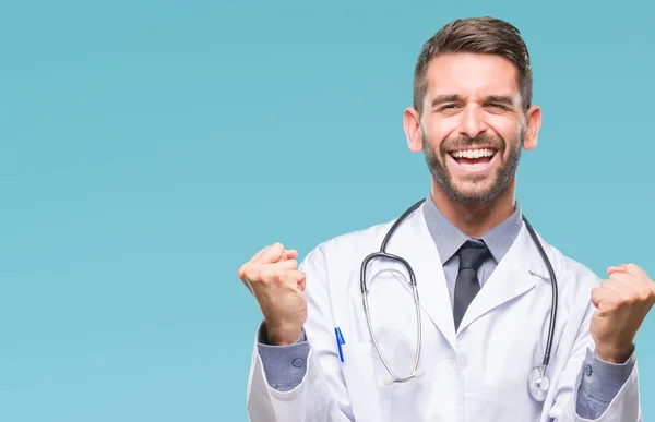 Gülümseyen Başarı Için Çığlık Genç Yakışıklı Doktor Yalıtılmış Arka Plan — Stok fotoğraf