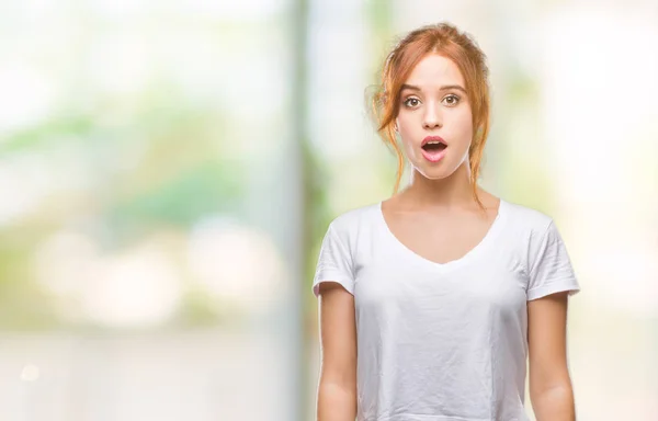 Joven Mujer Hermosa Sobre Fondo Aislado Miedo Conmocionado Con Expresión — Foto de Stock