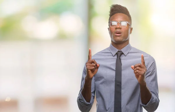 Young African American Business Man Isolated Background Amazed Surprised Looking — Stock Photo, Image