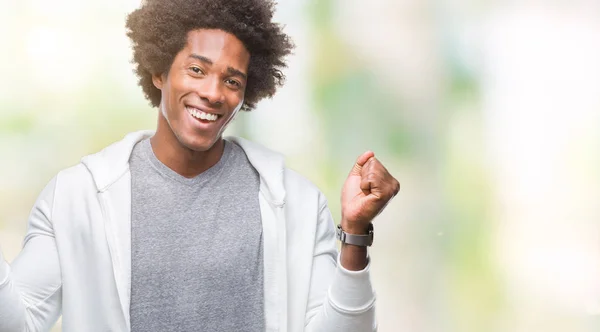 Afro Amerikansk Man Bär Tröja Över Isolerade Bakgrund Firar Överraskad — Stockfoto
