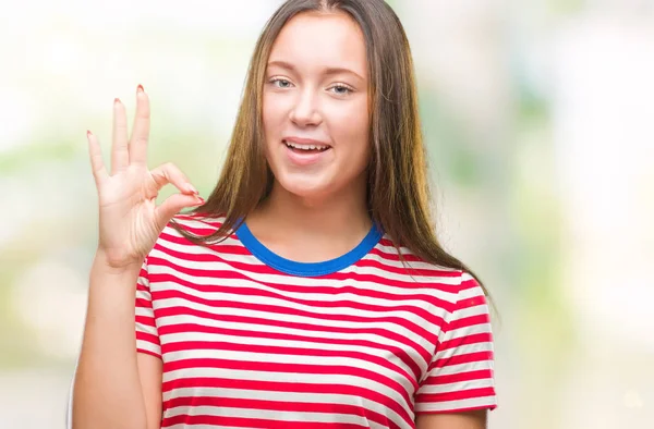 Unga Kaukasiska Vacker Kvinna Över Isolerade Bakgrund Leende Positiva Gör — Stockfoto