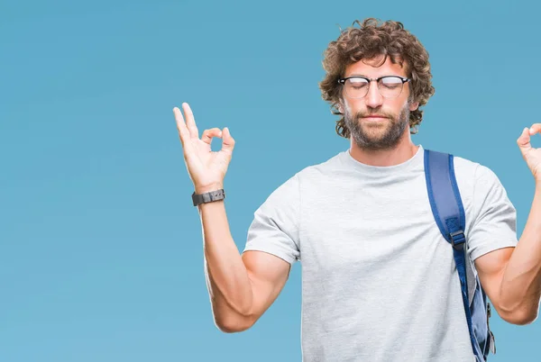 Hezký Hispánský Studentů Muž Nošení Batohu Brýle Izolované Pozadí Relaxovat — Stock fotografie