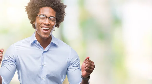 Afro Amerikansk Affärsman Som Bär Glasögon Över Isolerade Bakgrund Firar — Stockfoto