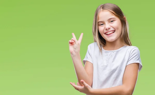 Mooi Meisje Geïsoleerde Achtergrond Glimlachend Met Blij Gezicht Winking Camera — Stockfoto