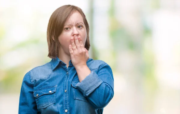 Ung Vuxen Kvinna Med Downs Syndrom Över Isolerade Bakgrund Uttråkad — Stockfoto