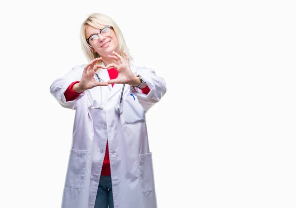 Jovem Bela Mulher Médica Loira Vestindo Uniforme Médico Sobre Fundo — Fotografia de Stock