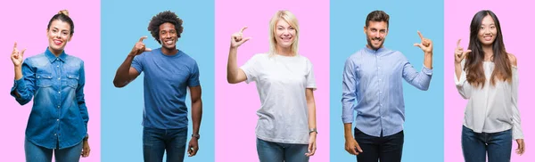 Collage Van Groep Jongeren Casual Kleurrijke Geïsoleerde Achtergrond Glimlachend Vertrouwen — Stockfoto