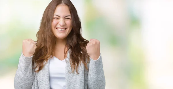 Mulher Bonita Size Jovem Usando Jaqueta Inverno Sobre Fundo Isolado — Fotografia de Stock