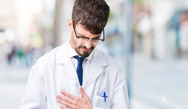 Joven Científico Profesional Que Lleva Una Bata Blanca Sobre Fondo — Foto de Stock